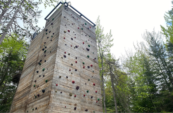 Centennial Park Climbing Wall / Mur d'escalade du parc du Centenaire
