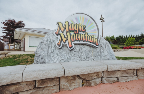 Magic Mountain Sign