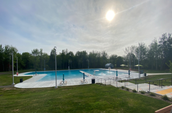 Centennial Pool / Piscine du Centenaire